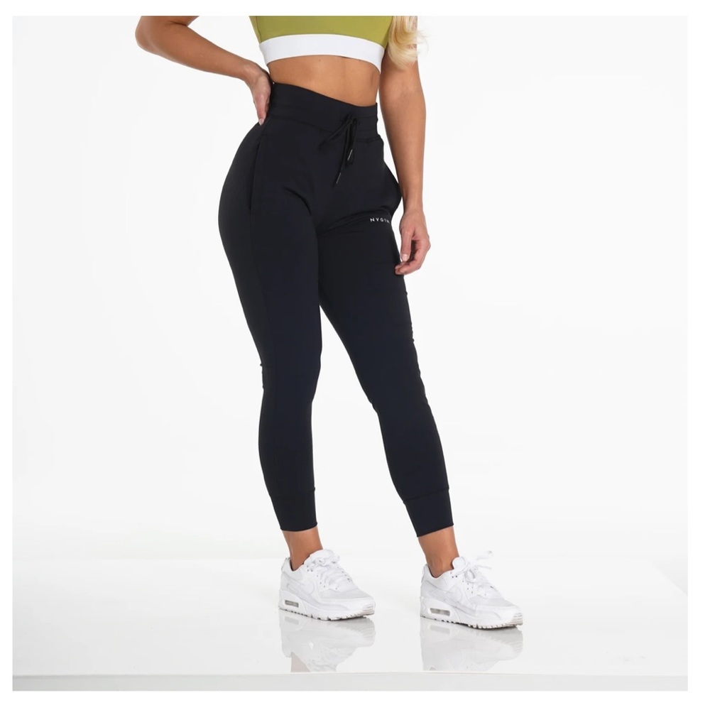 Black joggers nvgtn
